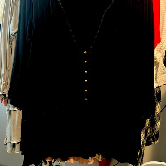 Lisa Robertson Blouses-EUC! Black & grey in a large & rose blush in a medium. - Picture 5 of 14